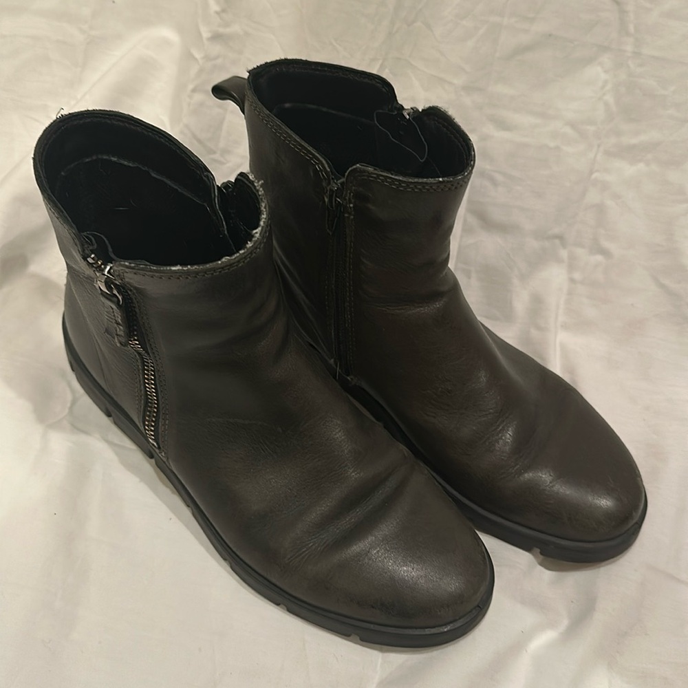 ECCO Bella Flat Bootie Forrest Green, Sz 40